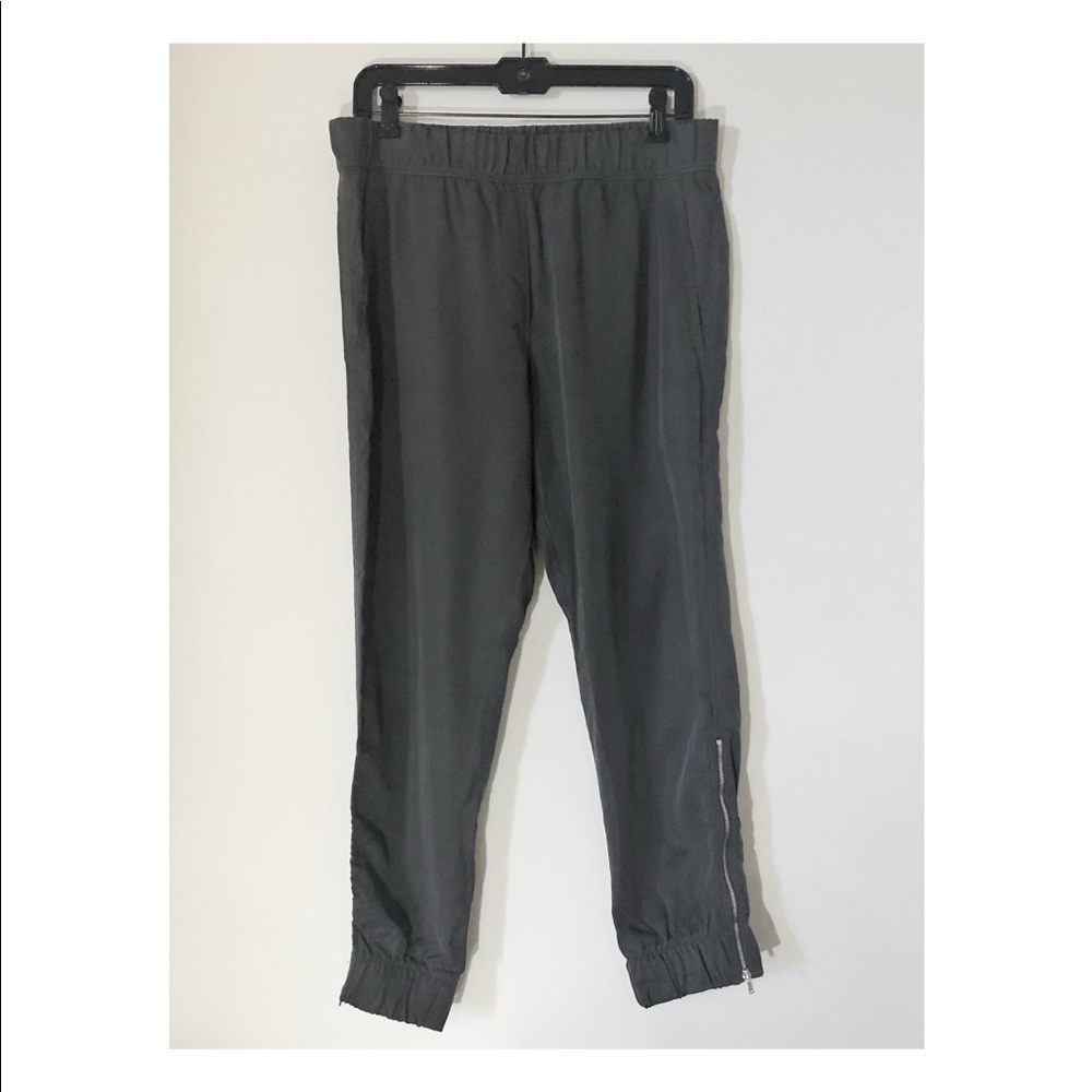 Lightweight Grey Joggers with Zipper Opening